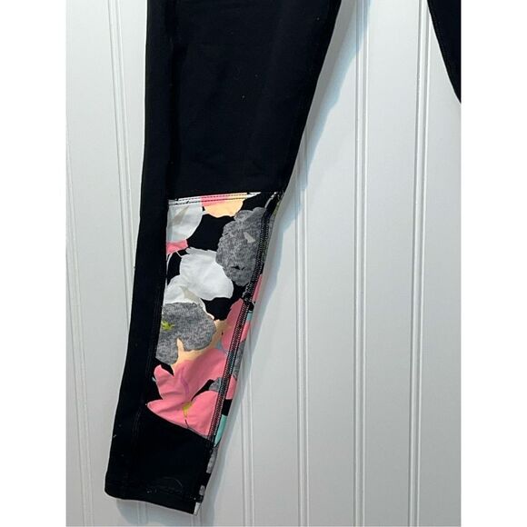 TRINA TURK Recreation Leggings Women’s Small Black / Orange Floral Athleisure - Picture 3 of 10